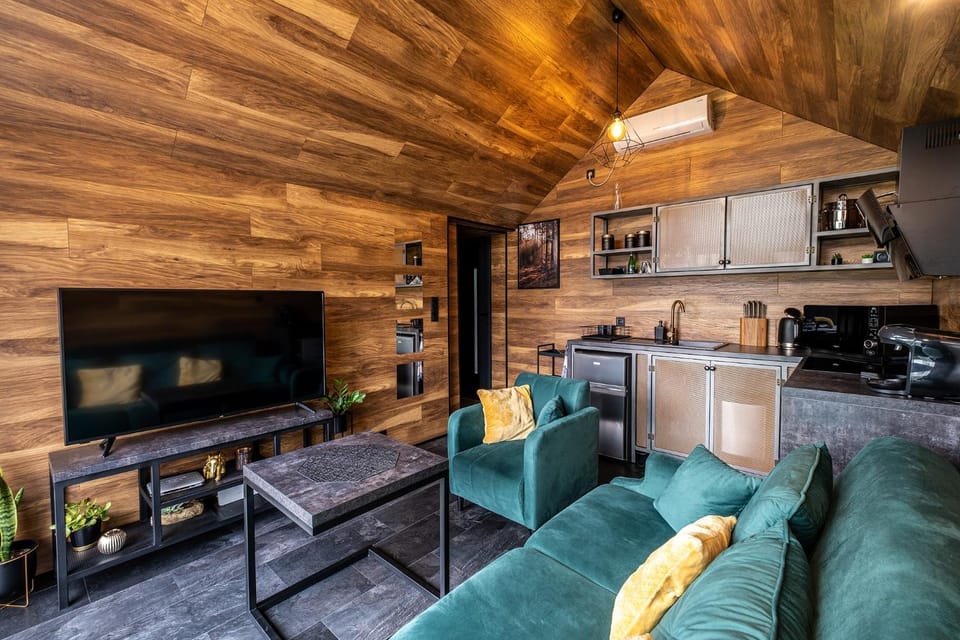Kitchen or kitchenette, Living room