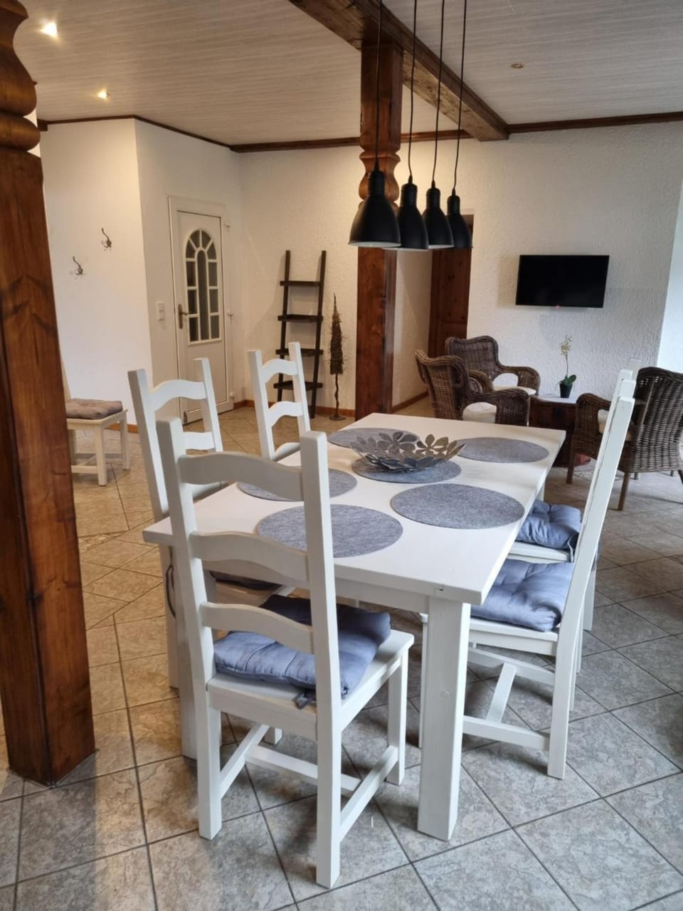 Living room, Seating area, Dining area