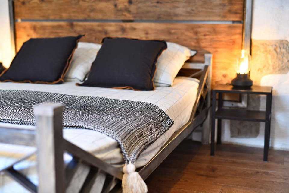 Bed, Decorative detail