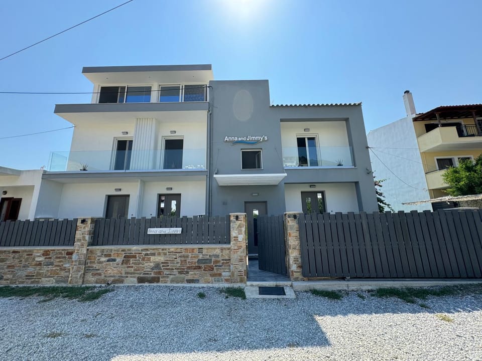 Anna and Jimmy's Apartment in Skiathos