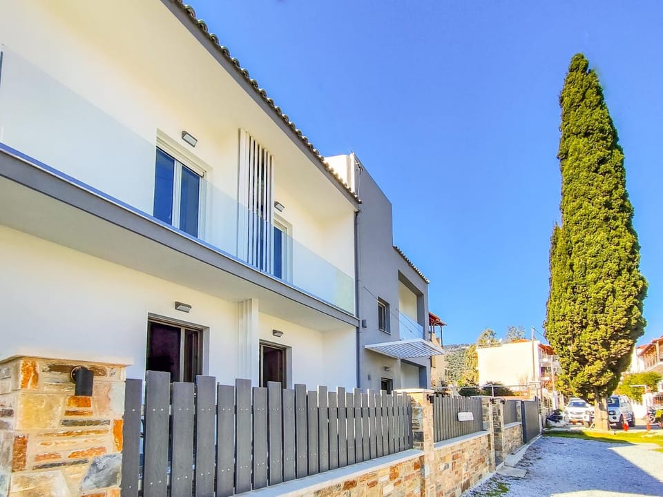 Anna and Jimmy's Apartment in Skiathos