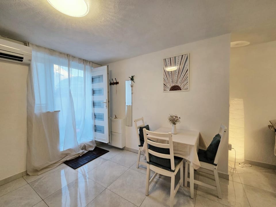 Dining area, air conditioner