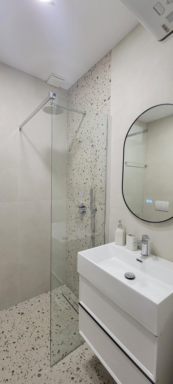 Shower, Bathroom