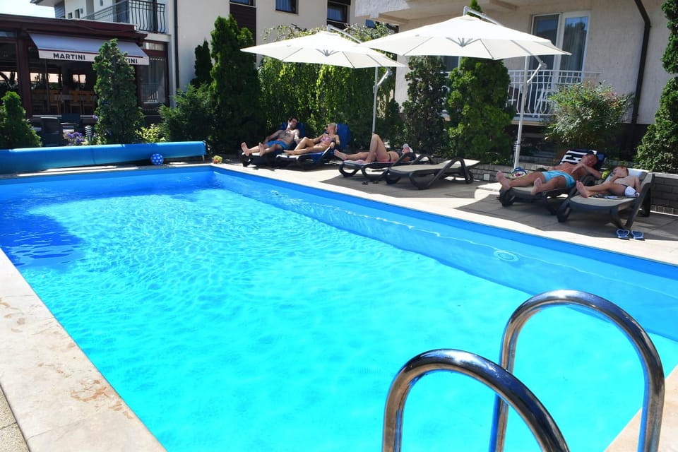 Balcony/Terrace, Swimming pool