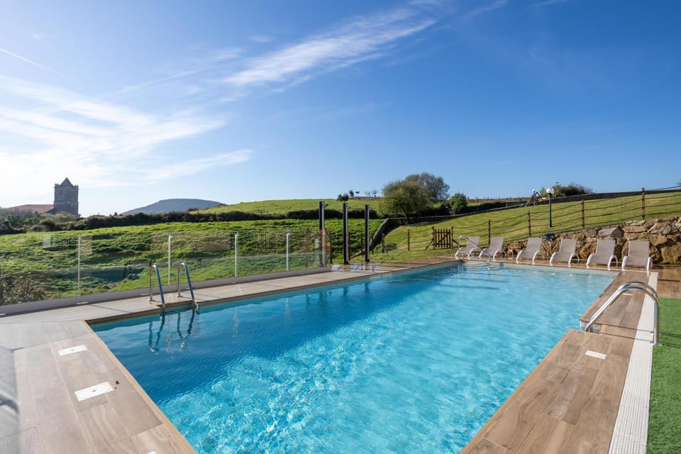 View (from property/room), Garden view, Landmark view, Mountain view, Swimming pool