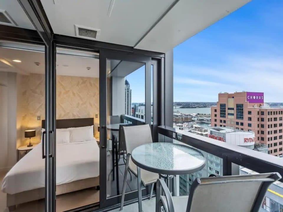 Stunning 2BR with Views Near Sky Tower Zodiak Stays Apartment in Auckland