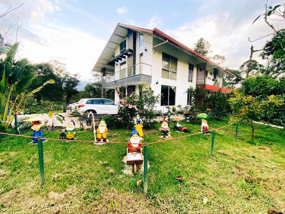 Property building, People, Garden, children, Family