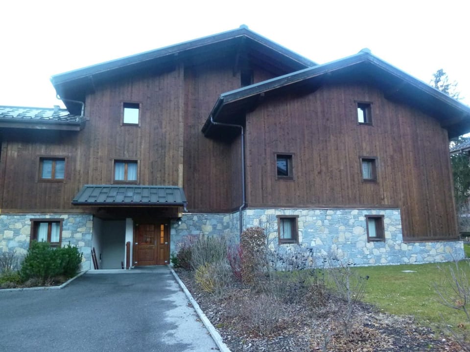 Appartement duplex spacieux avec piscine et WiFi à Samoëns - FR-1-624-9 Apartment in Samoëns