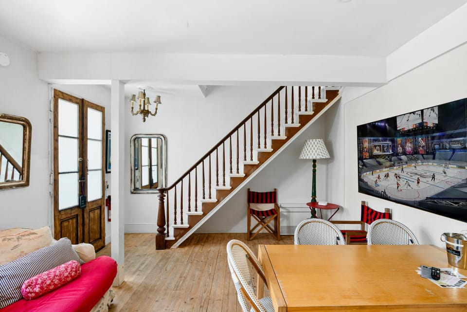 metro hotel and Cafe Hotel in Petaluma