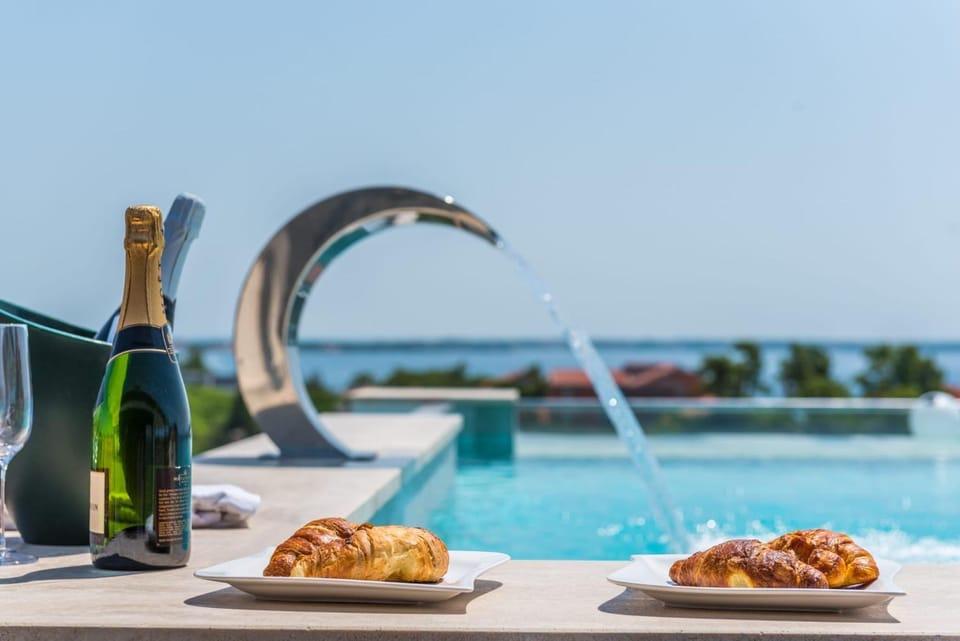 GrandPalazzo with rooftop swimming pool Apartment in Zadar County