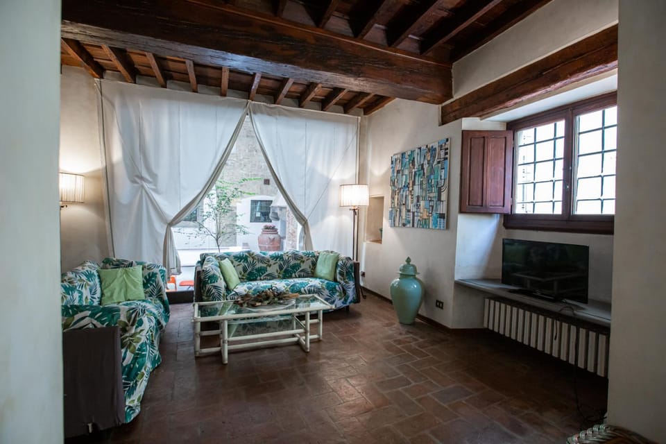 Torre dei Sapiti Apartment with private courtyard Apartment in Florence