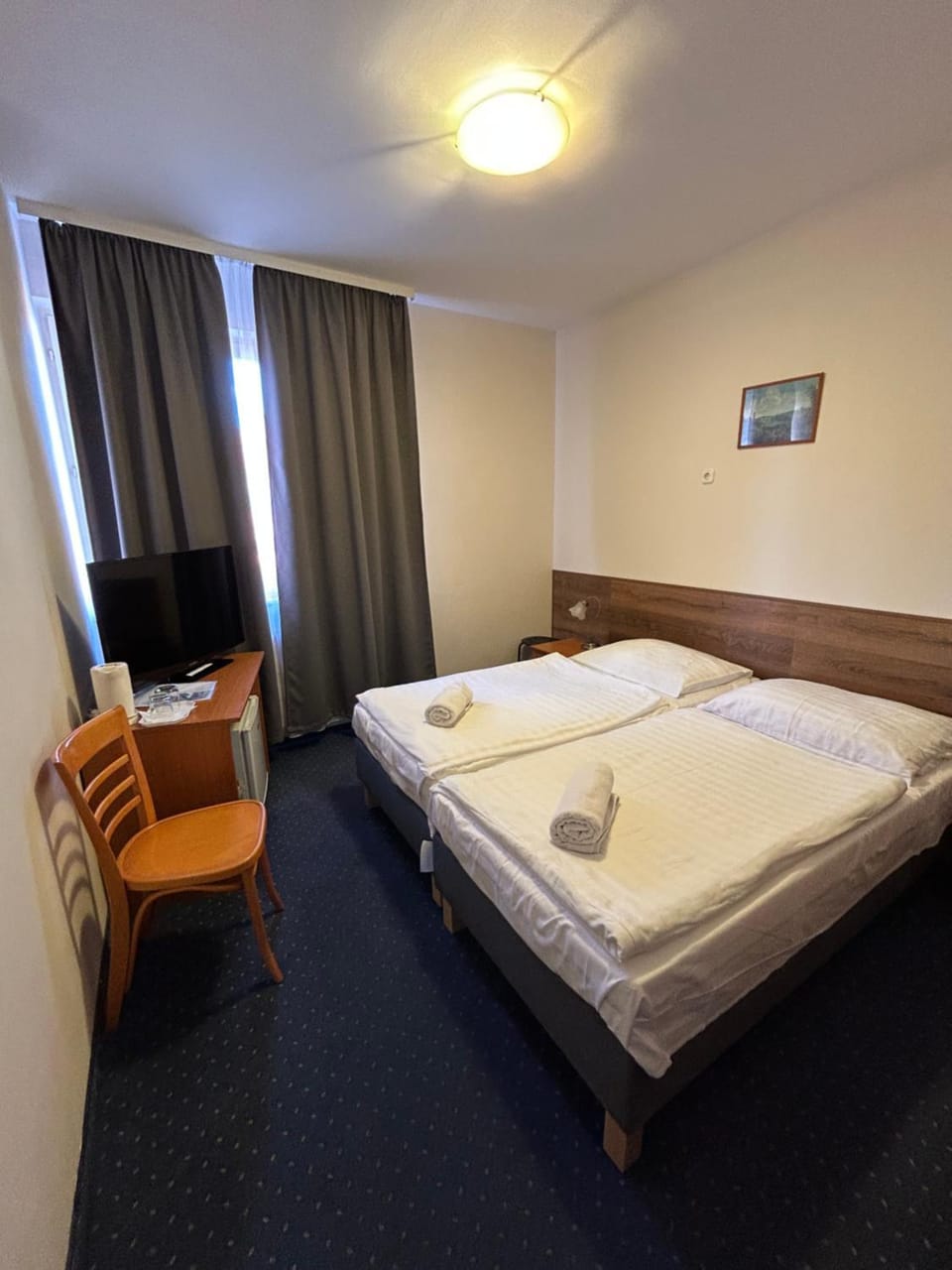 Bed, Photo of the whole room
