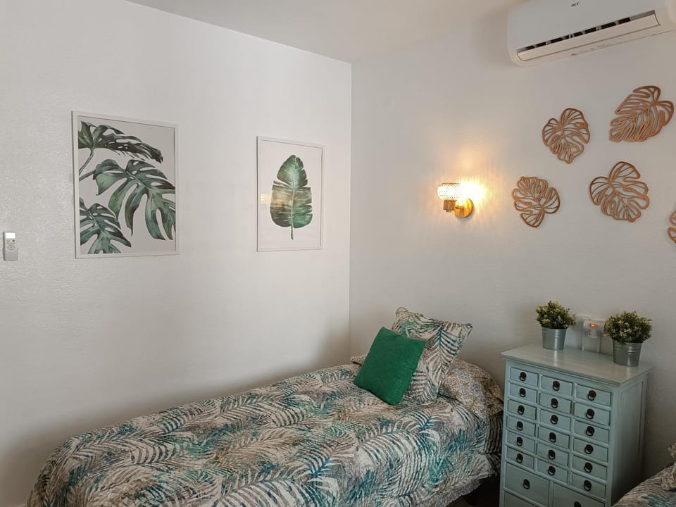 Bed, Bedroom, air conditioner