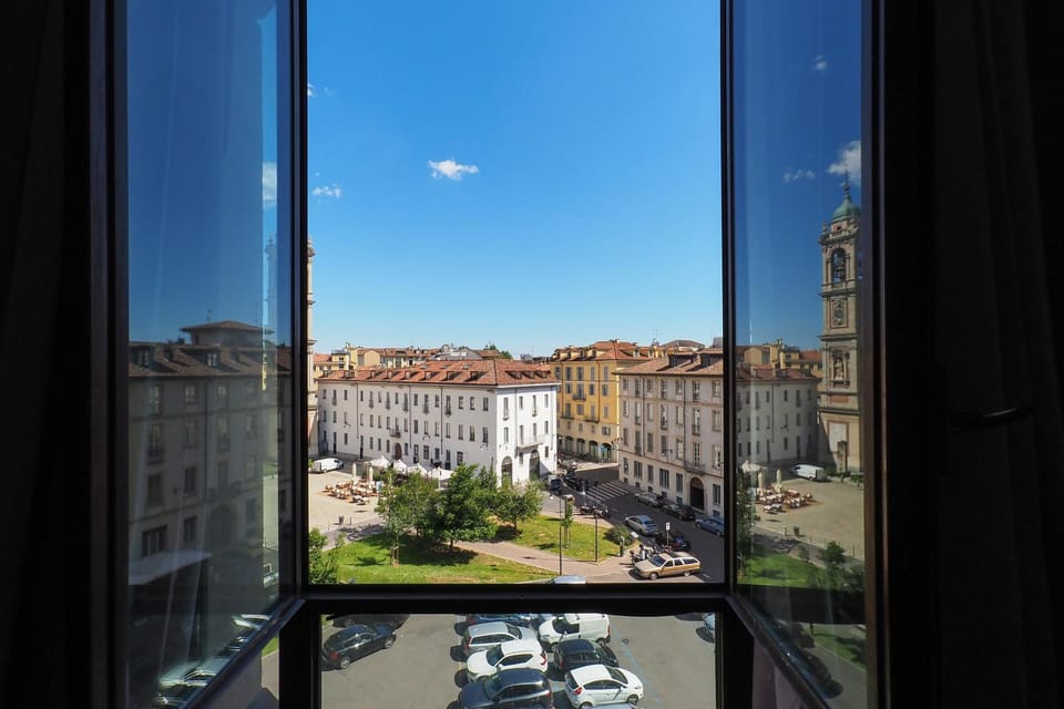 Nearby landmark, City view, Street view