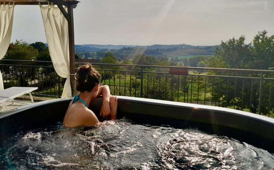 Hot Tub, Swimming pool