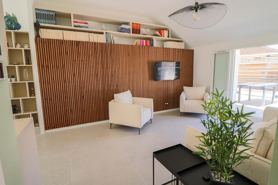 Communal lounge/ TV room, Living room
