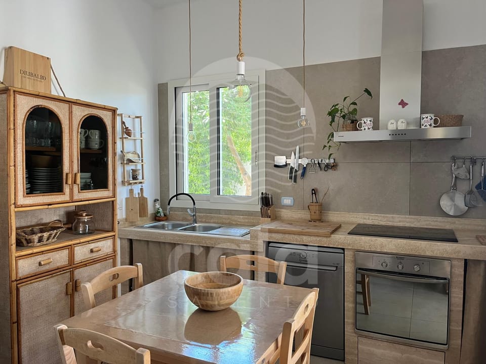 Kitchen or kitchenette, Dining area, dishwasher, stove
