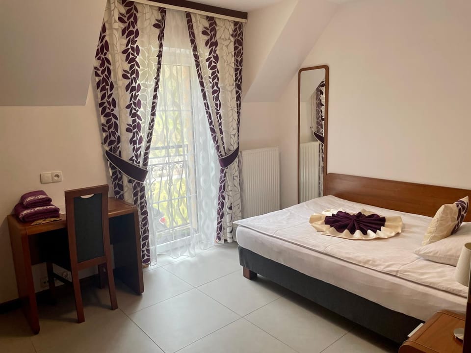 Pod Orłem Bed and Breakfast in Lower Silesian Voivodeship