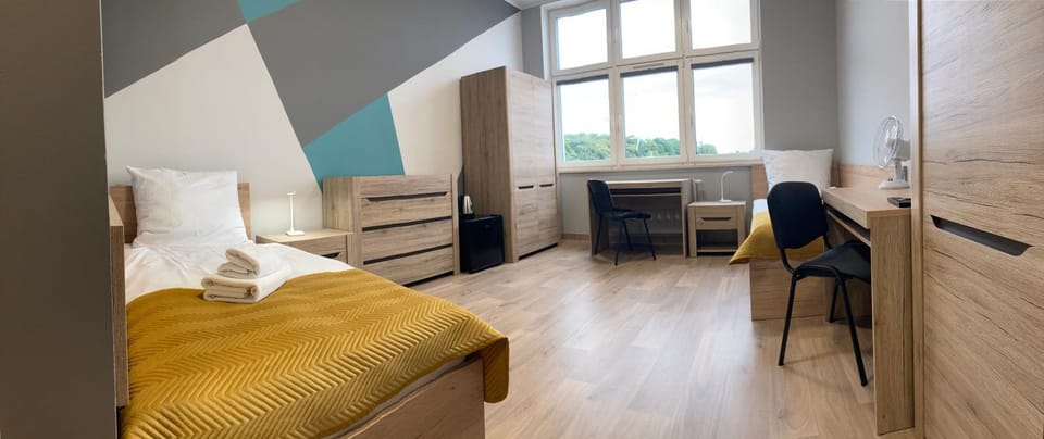 Photo of the whole room, Bedroom