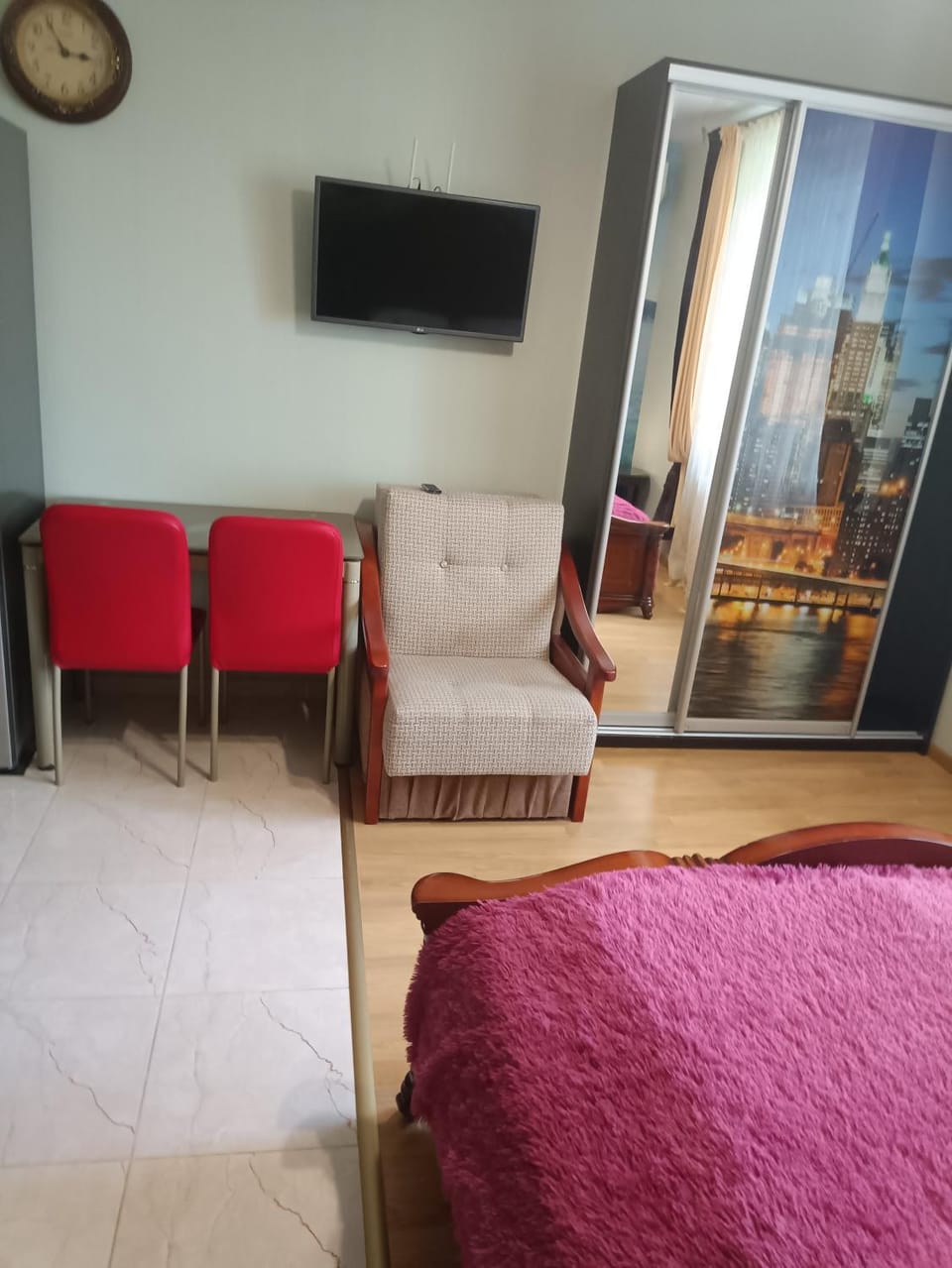 Photo of the whole room