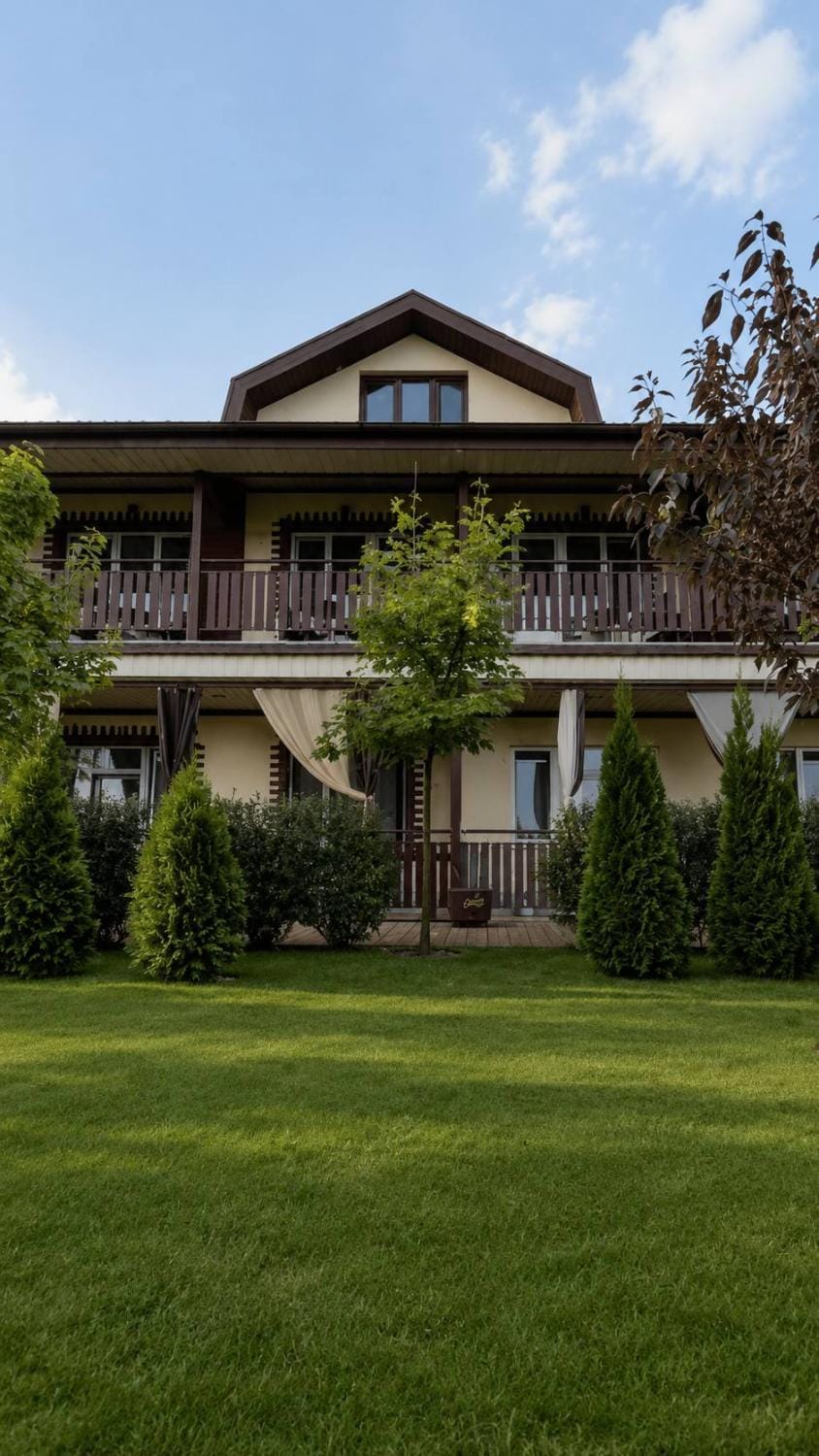Property building, Day, Natural landscape, Garden, Garden view