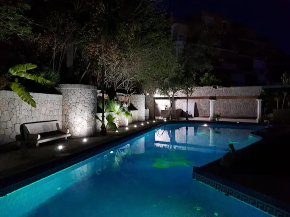 Swimming pool