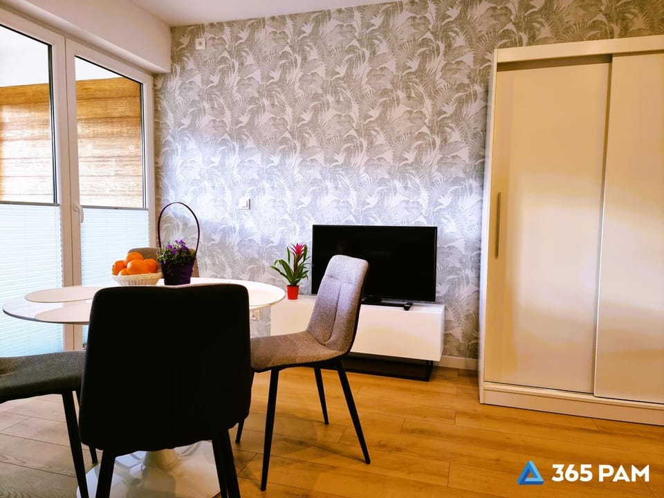 Living room, Seating area, Dining area, wardrobe