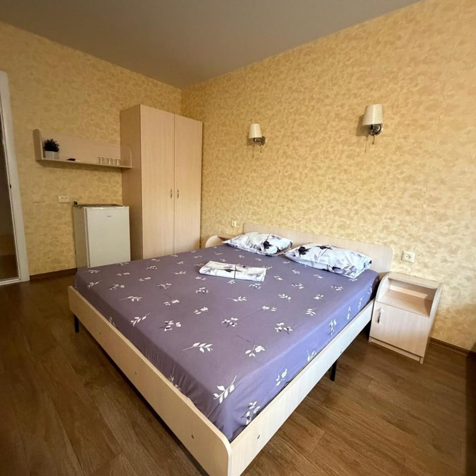 Bed, Photo of the whole room, Bedroom, wardrobe