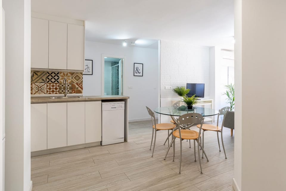 TV and multimedia, Living room, Seating area, stove, washing machine, kitchen