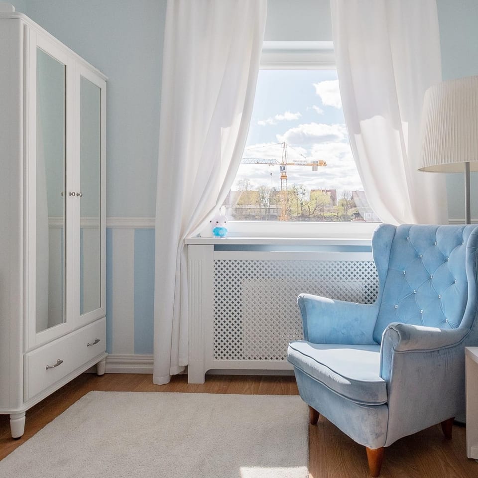 Photo of the whole room, Bedroom