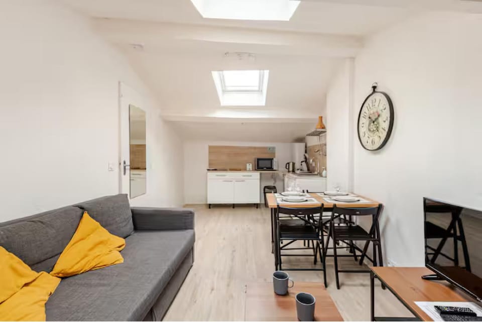 Appartement "Sacha" au calme en Hypercentre de Revel Apartment in Occitanie