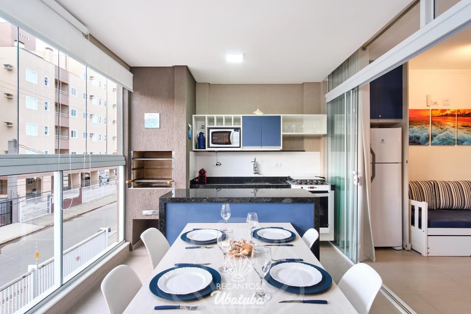 BBQ facilities, Kitchen or kitchenette, Dining area, Communal kitchen