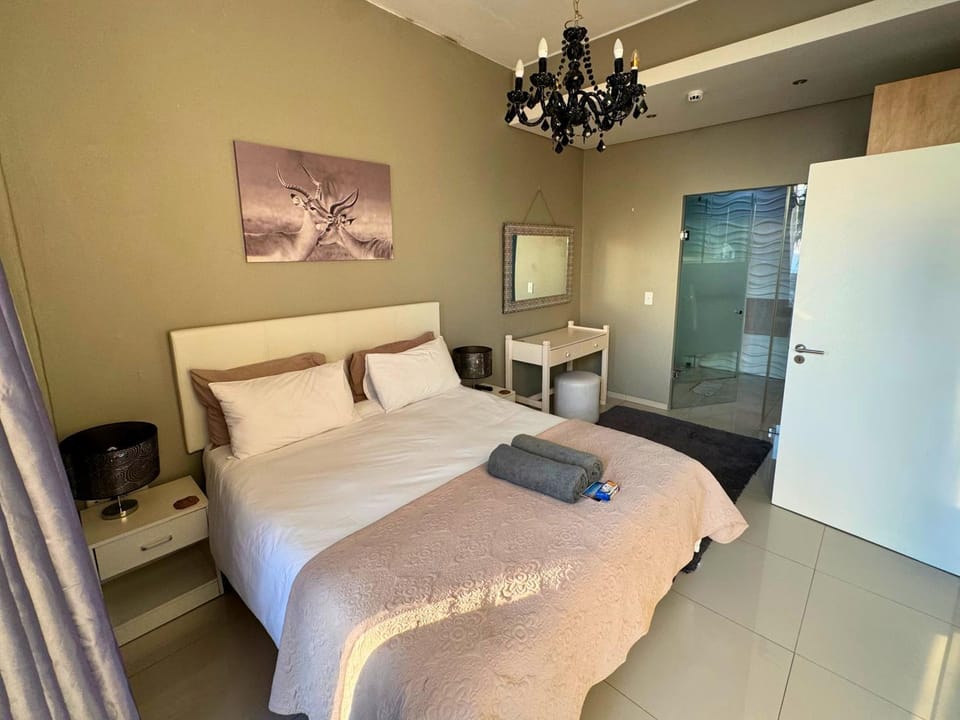 Infinity - Stunning 1 bedroom apartment with sea & mountain views Apartment in Cape Town