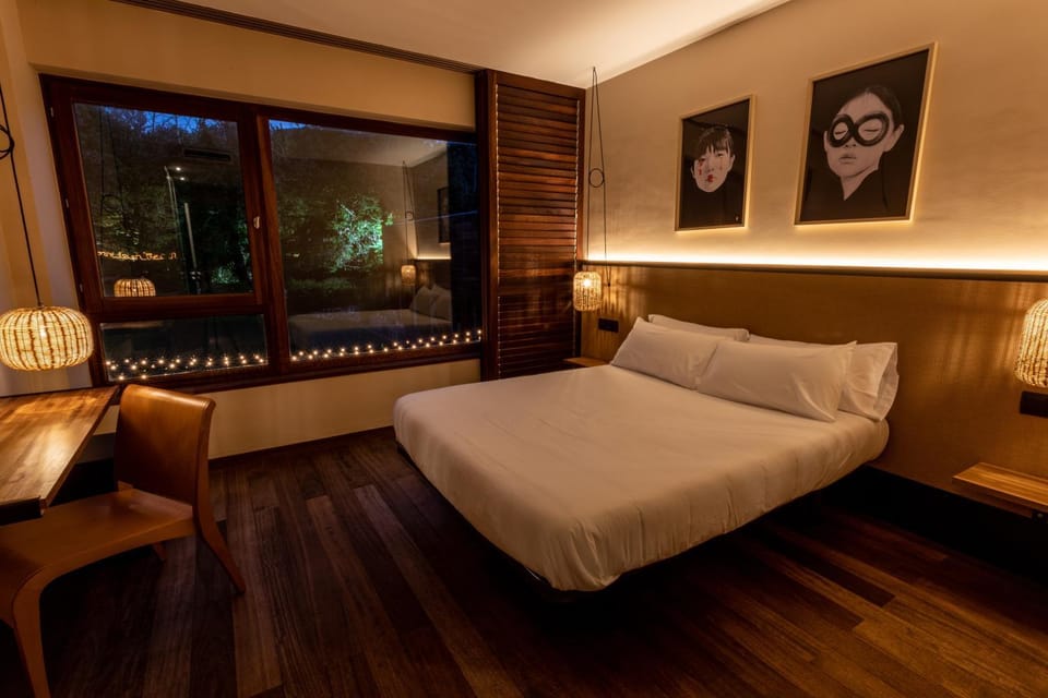 Bed, Photo of the whole room
