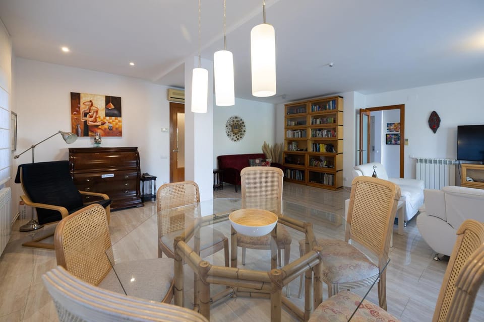 Library, Living room, Seating area