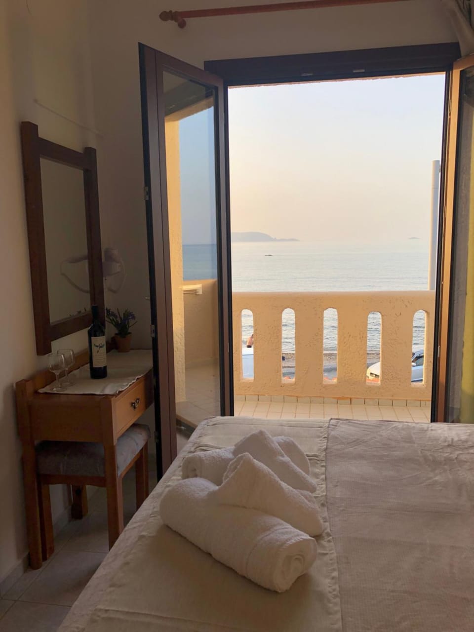 Bed, Bedroom, Sea view, Sunrise