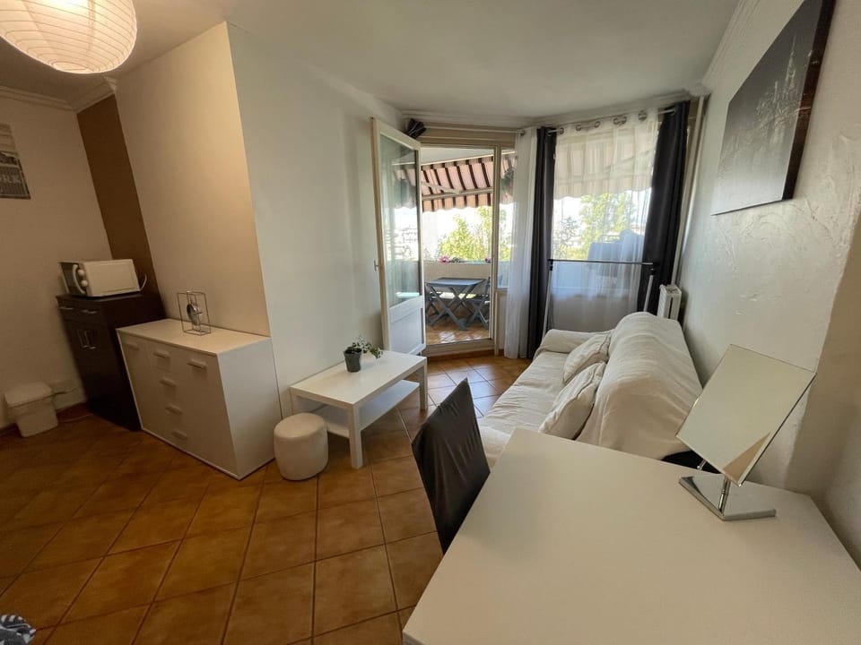 Chambre Privée en colocation dans un appartement Vaulx en Velin Centre Apartment in Vaulx-en-Velin