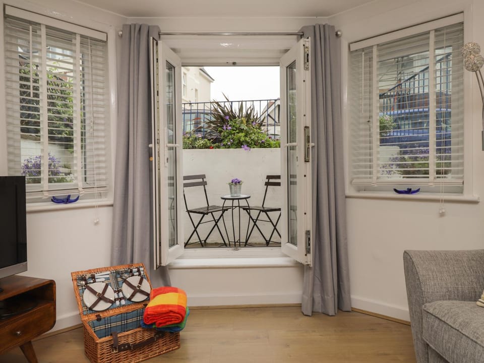 Lower Deck Apartment in Bexhill