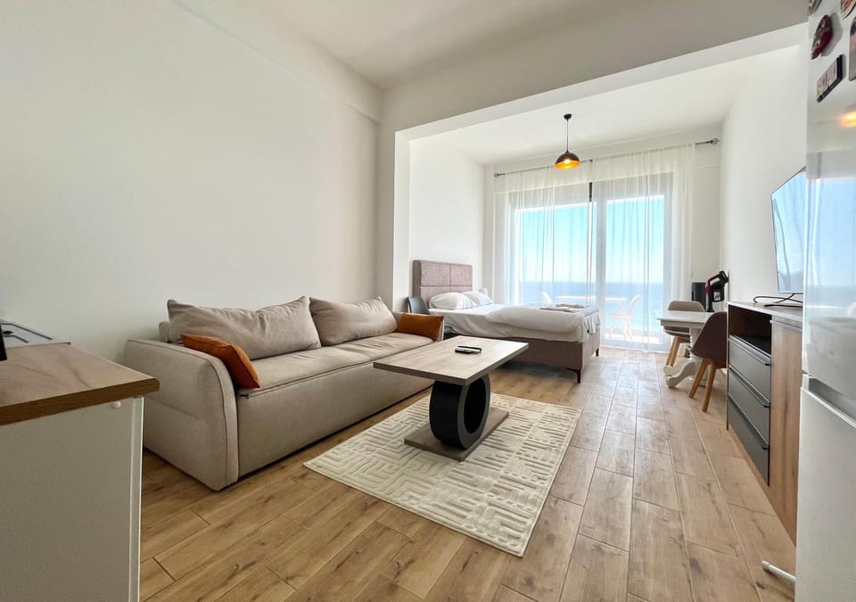 Bed, Kitchen or kitchenette, Living room, Photo of the whole room, Seating area