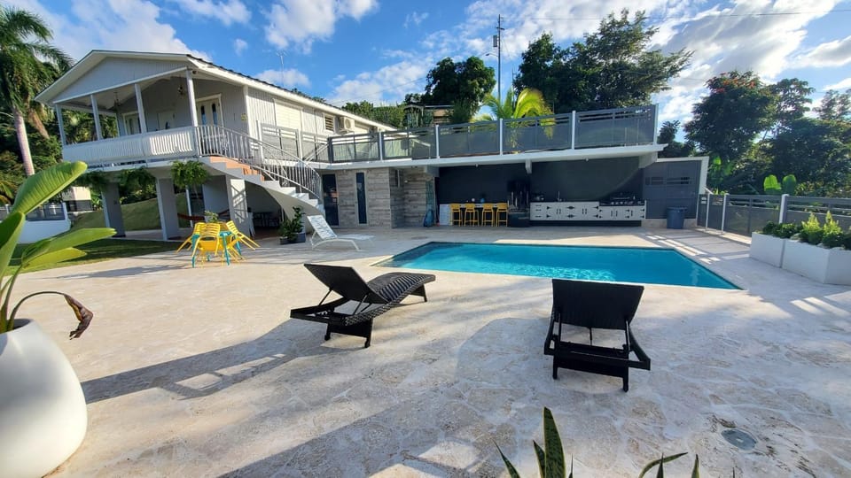 Property building, BBQ facilities, Pool view, Swimming pool, sunbed