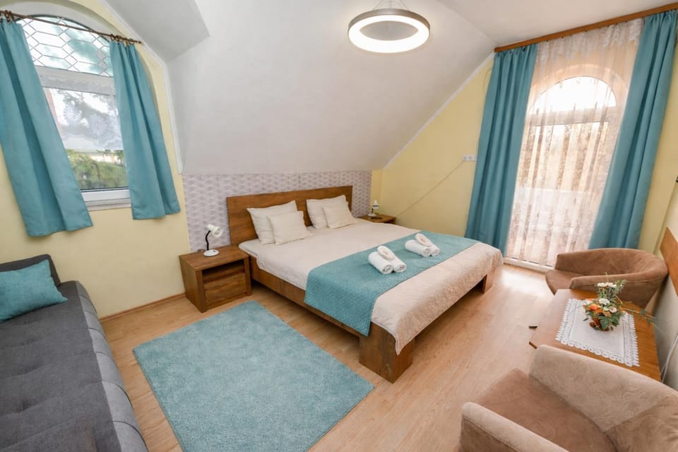 Bed, Living room, Photo of the whole room, Bedroom