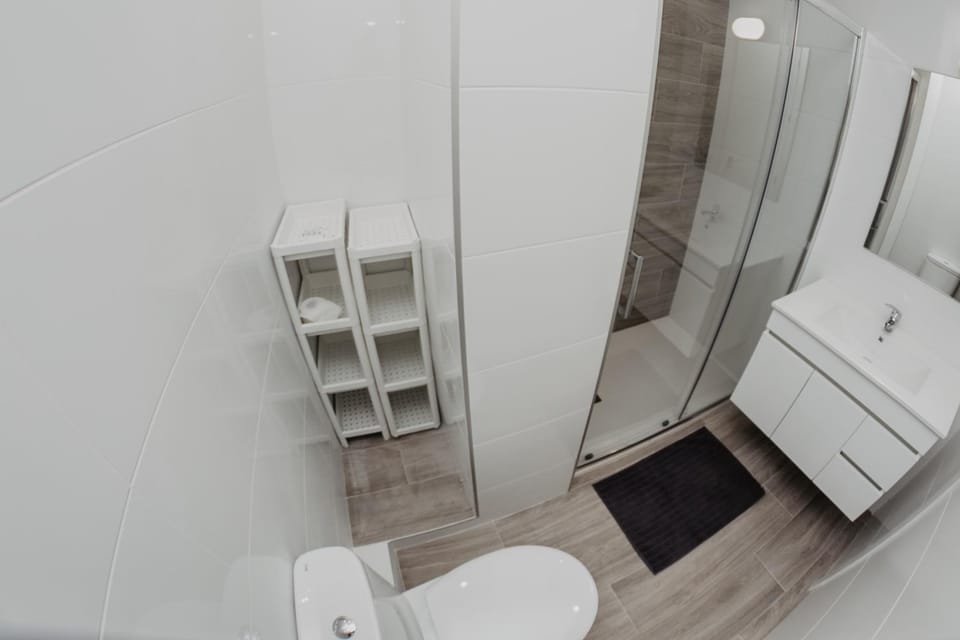 Shower, Toilet, Bathroom