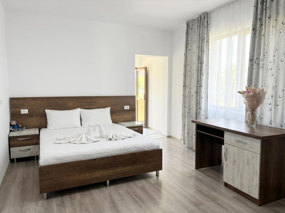 Casa Lebăda Bed and Breakfast in Constanța County
