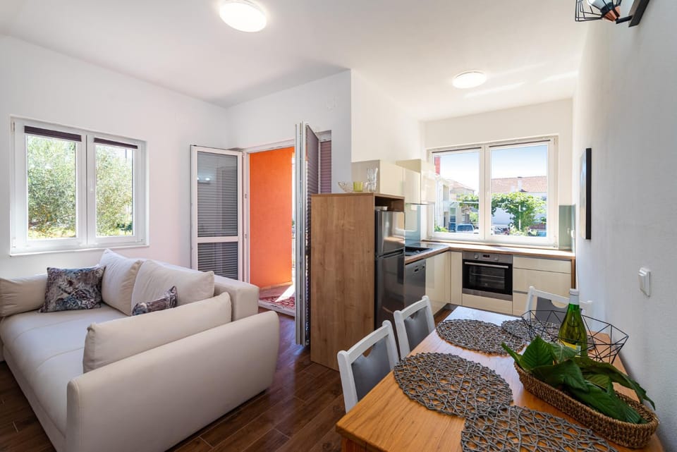 Balcony/Terrace, Living room, Seating area, Dining area, kitchen