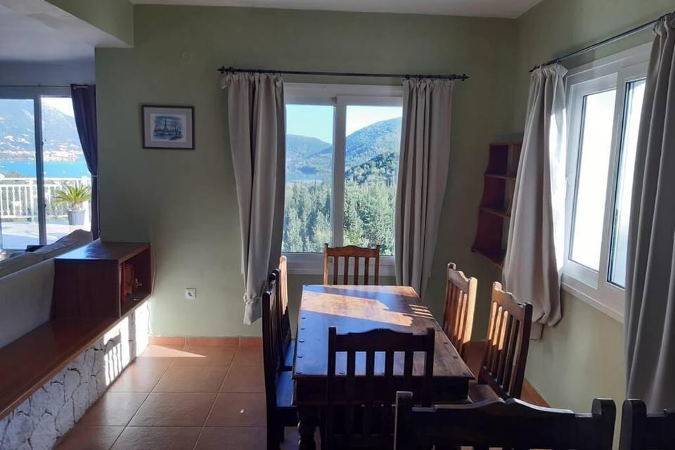 Dining area, Mountain view