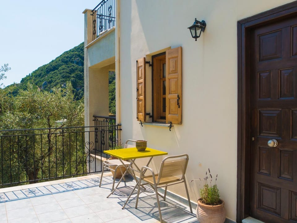 Property building, Patio, Day, View (from property/room), Balcony/Terrace, Mountain view