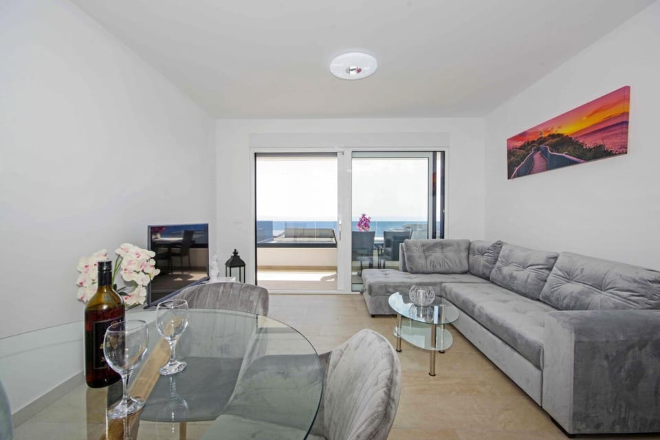 Living room, Dining area, Sea view