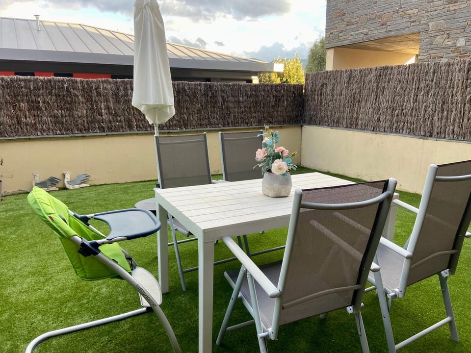Garden, Balcony/Terrace