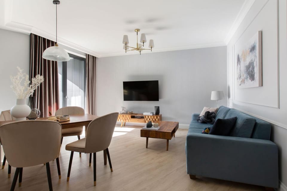 TV and multimedia, Living room, Seating area, Dining area