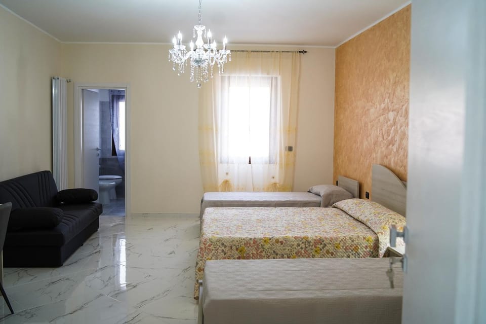 Bed, TV and multimedia, Living room, Photo of the whole room, Seating area, Bedroom